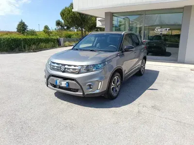 Usata Suzuki Vitara 120 CV (88 kW) 2016 Grigio scuro SUV