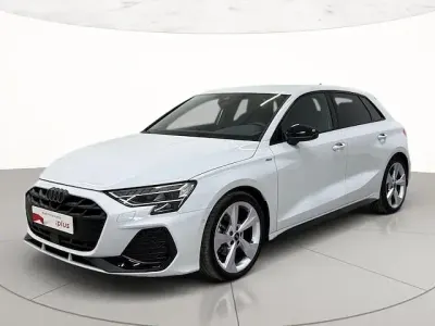 Usata Audi A3 S-Line 150 CV (110 kW) 2025 Bianco ghiacciaio metallizzato Berlina