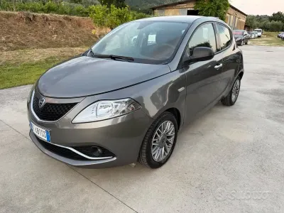 Usata Lancia Ypsilon S 95 CV (69 kW) 2017 Grigio Utilitaria