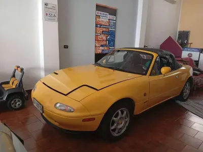 Usata Mazda MX5 131 CV (96 kW) 1995 Giallo Cabrio