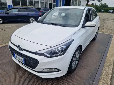 Usata Hyundai i20 Style 75 CV (55 kW) 2015 Other Utilitaria