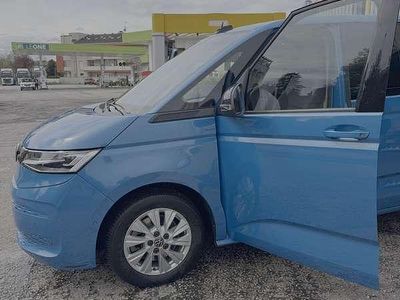 Usata VW Multivan 150 CV (110 kW) 2022 Blu/azzurro Furgone