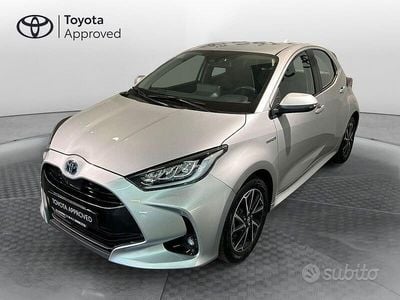 Usata Toyota Yaris Hybrid Comfort 116 CV (85 kW) 2022 Grigio Berlina