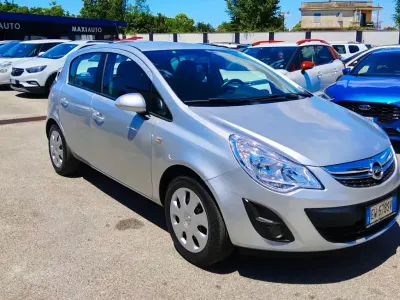 Usata Opel Corsa 85 CV (62 kW) 2014 Argento Utilitaria