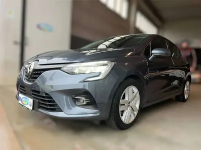Usado Renault Clio V Intens 91 HP (66 kW) 2022 Cinzento Sedan