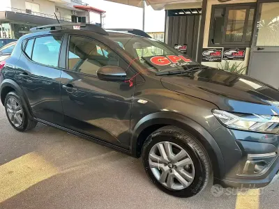 Usata Dacia Sandero Comfort 101 CV (74 kW) 2021 Grigio Berlina