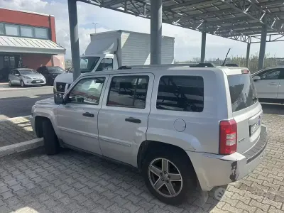 Usata Jeep Patriot Limited 174 CV (127 kW) 2008 Grigio SUV