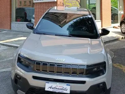 Nuova Jeep Avenger Altitude 101 CV (74 kW) 2026 Grigio SUV