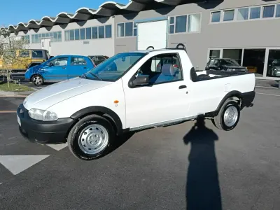 Usata Fiat Strada 69 CV (50 kW) 2000 Bianco Pick-up
