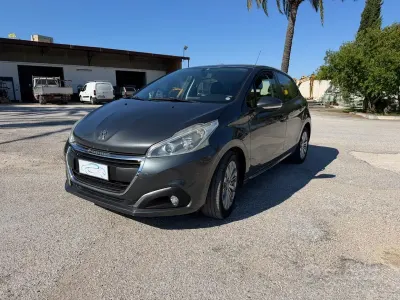 Usata Peugeot 208 Allure 75 CV (55 kW) 2016 Grigio Utilitaria