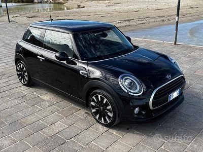 Usata Mini Cooper D 116 CV (85 kW) 2018 Nero Utilitaria