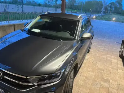 Usata VW T-Roc Style 150 CV (110 kW) 2022 Grigio SUV