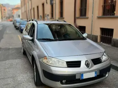 Usata Renault Mégane GrandTour Dynamique 111 CV (81 kW) 2005 Grigio Station wagon