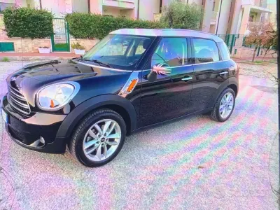 Usata Mini Countryman 111 CV (81 kW) 2014 Nero SUV