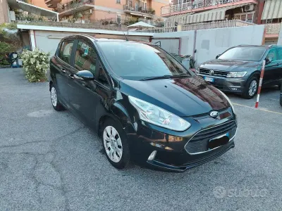 Usado Ford B-MAX 95 CV (69 kW) 2015 Negro Monovolumen