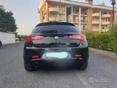 Usata Alfa Romeo Giulietta 120 CV (88 kW) 2018 Nero Utilitaria