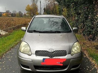 Begagnad Toyota Yaris 75 HK (55 kW) 2003 Sedan