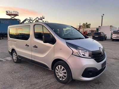 Usata Renault Trafic SE 125 CV (91 kW) 2018 Argento Monovolume