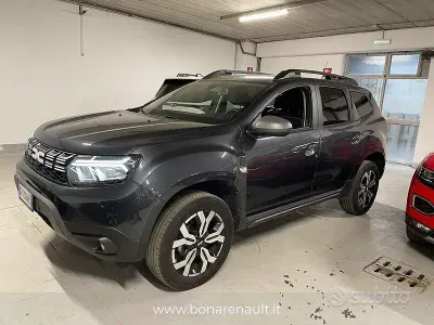 Usata Dacia Duster Journey 101 CV (74 kW) 2023 Grigio SUV