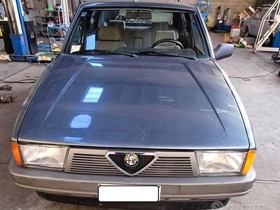 Usata Alfa Romeo 75 110 CV (80 kW) 1987 Blu Berlina