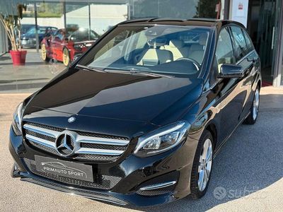 Usata Mercedes B200 135 CV (99 kW) 2018 Nero Monovolume