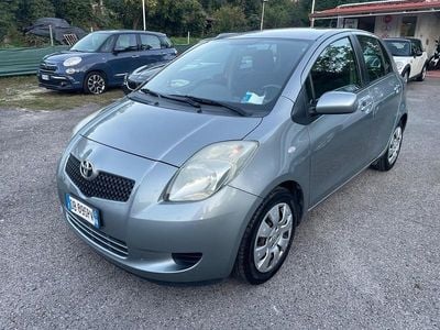 Usata Toyota Yaris 87 CV (63 kW) 2006 Blu Berlina