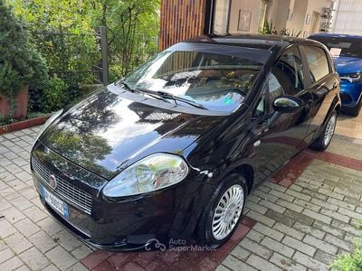 Begagnad Fiat Grande Punto Dynamic 77 HK (56 kW) 2008 Svart Halvkombi