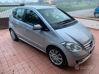 Usata Mercedes A160 82 CV (60 kW) 2012 Grigio Utilitaria