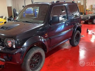Usata Suzuki Jimny 65 CV (47 kW) 2005 Nero / metallizzato SUV