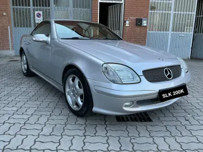 Usata Mercedes SLK200 163 CV (119 kW) 2000 Argento Cabrio