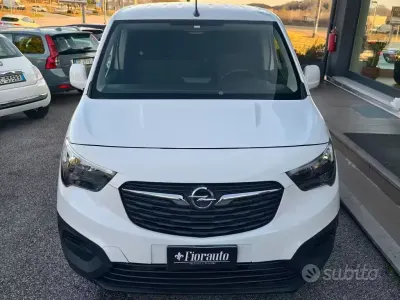 Usata Opel Combo 102 CV (75 kW) 2020 Bianco Monovolume