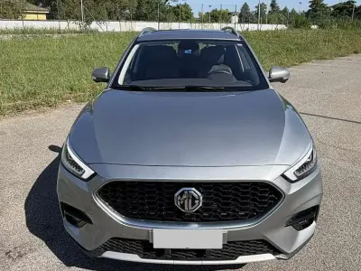 Usata MG ZS Luxury 111 CV (81 kW) 2024 Grigio SUV