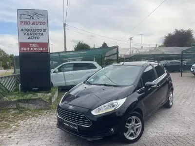 Usata Ford Fiesta Titanium 97 CV (71 kW) 2014 Nero Utilitaria