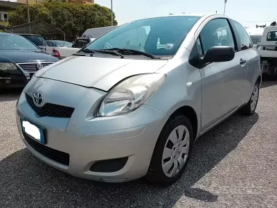 Usata Toyota Yaris Sol 69 CV (50 kW) 2009 Grigio Utilitaria