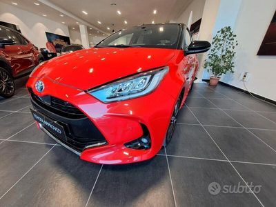 Usata Toyota Yaris Hybrid 116 CV (85 kW) 2021 Rosso Berlina