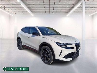Nouă Alfa Romeo Junior Edizione Speciale 145 CP (106 kW) 2026 Bej SUV