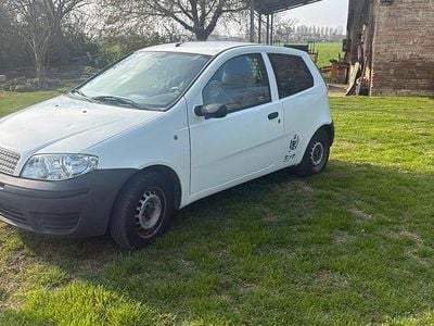 Usata Fiat Punto 60 CV (44 kW) 2007 Bianco Utilitaria