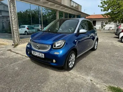 Usata Smart ForFour Passion 90 CV (66 kW) 2019 Blu/azzurro Utilitaria