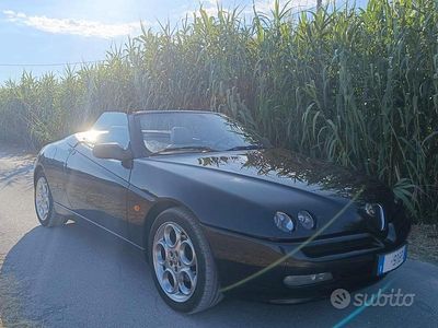 Usata Alfa Romeo Spider 150 CV (110 kW) 1998 Nero Cabrio