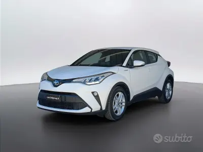 Usata Toyota C-HR Active 98 CV (72 kW) 2021 Bianco SUV