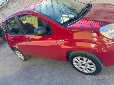 Usata Fiat Panda Easy 85 CV (62 kW) 2018 Rosso Utilitaria