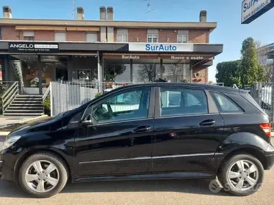 Usata Mercedes B180 Executive 116 CV (85 kW) 2011 Nero Utilitaria