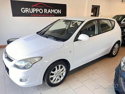 Usata Hyundai i30 Comfort 90 CV (66 kW) 2010 Bianco Berlina