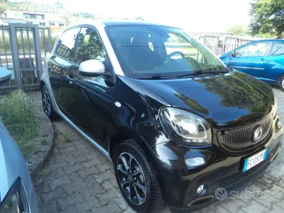 Usata Smart ForFour Passion 71 CV (52 kW) 2016 Nero Utilitaria