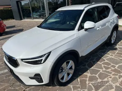 Usata Volvo XC40 Core 163 CV (119 kW) 2025 Bianco SUV