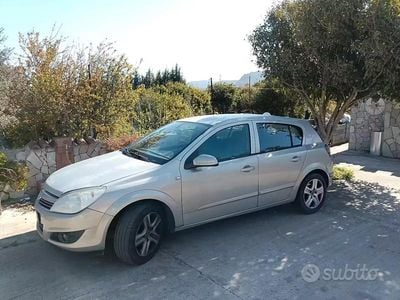 Usata Opel Astra 110 CV (80 kW) 2009 Berlina