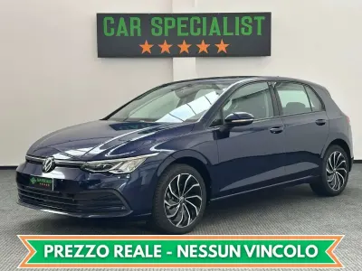 Usata VW Golf VIII Life 110 CV (80 kW) 2022 Blu/azzurro Berlina
