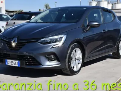 Usata Renault Clio V Business 101 CV (74 kW) 2022 Grigio Berlina