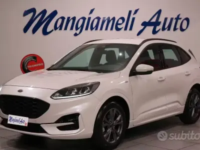 Begagnad Ford Kuga 120 HK (88 kW) 2022 Vit SUV