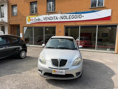 Usata Lancia Ypsilon 60 CV (44 kW) 2008 Argento Utilitaria